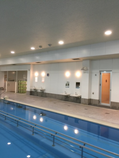 スポーツ施設内のプール照明工事写真３